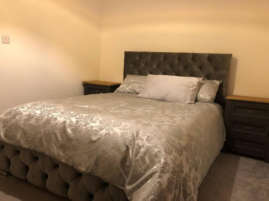 The Villas, Newly Refurbished Modern Home - Free Parking, Prime, Netflix Buckingham Exterior photo