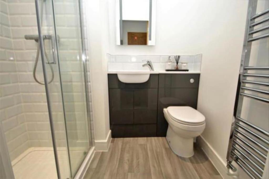 The Villas, Newly Refurbished Modern Home - Free Parking, Prime, Netflix Buckingham Exterior photo